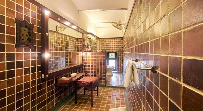 Image of Deluxe Superior Suite 8