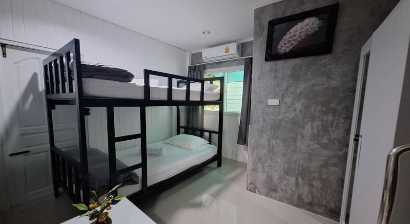 Image of Bungalow with Garden View 8