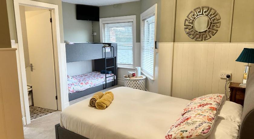 Image of Family Room with Bathroom 4