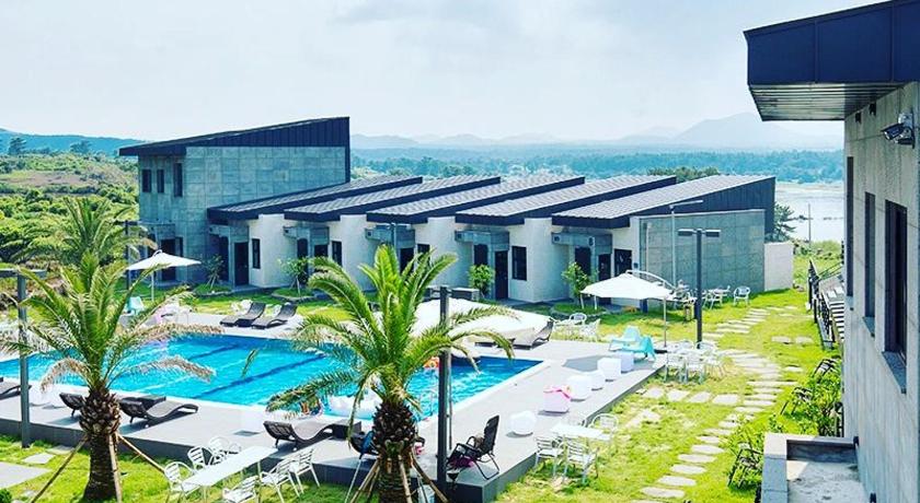 Jeju Christmas Poolvilla Resort - image 21