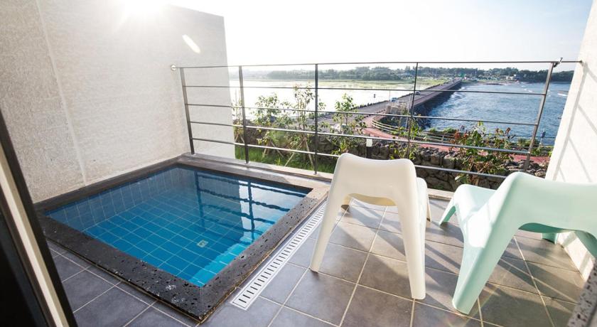 Jeju Christmas Poolvilla Resort - image 26