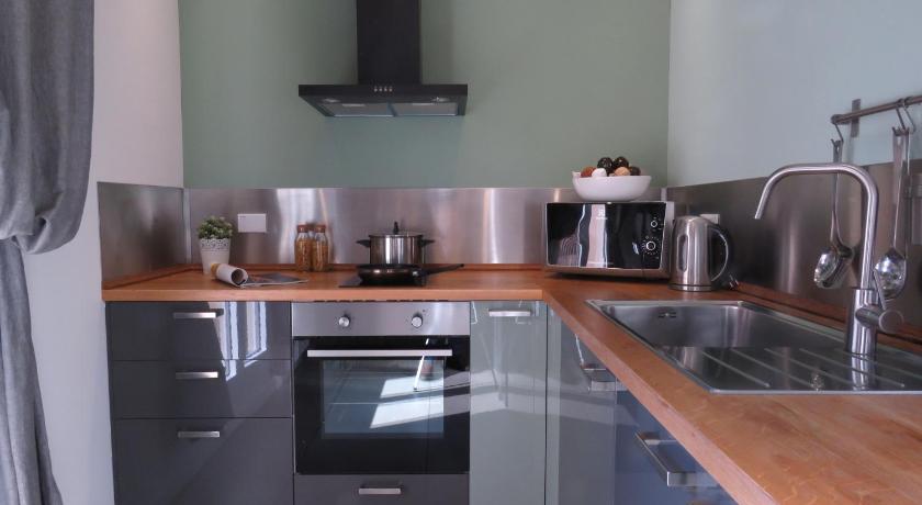 Image of Apartment with Terrace 5