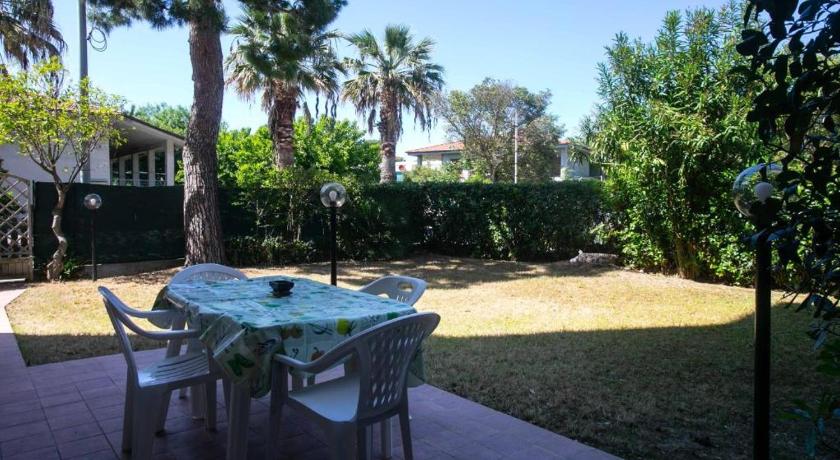 Quadrilocale con giardino a 200 metri dal mare a Marcelli - M105