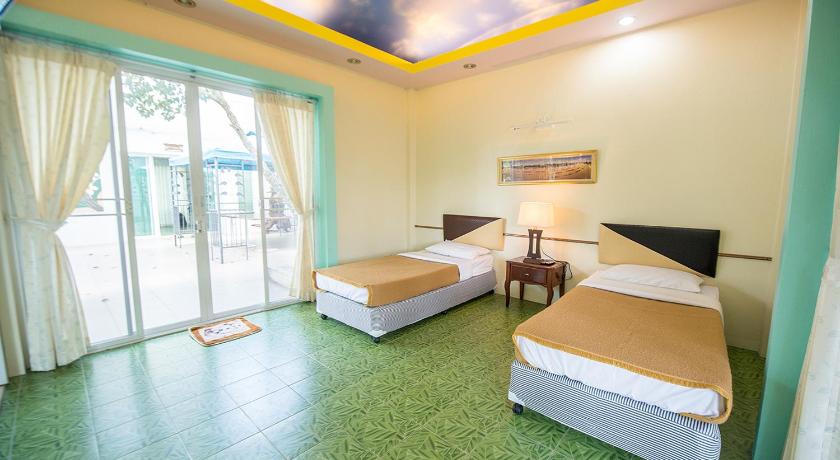 Poomvarin Resort photo
