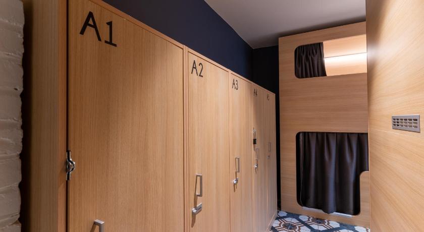 Image of Bed in 6-Bed Male Dormitory Room 9