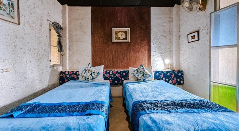 Image of Standard Twin Room with Garden View 4
