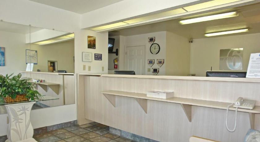 Motel 6 - Pensacola West photo