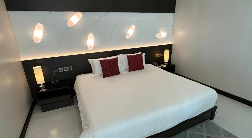 Image of Suite 16
