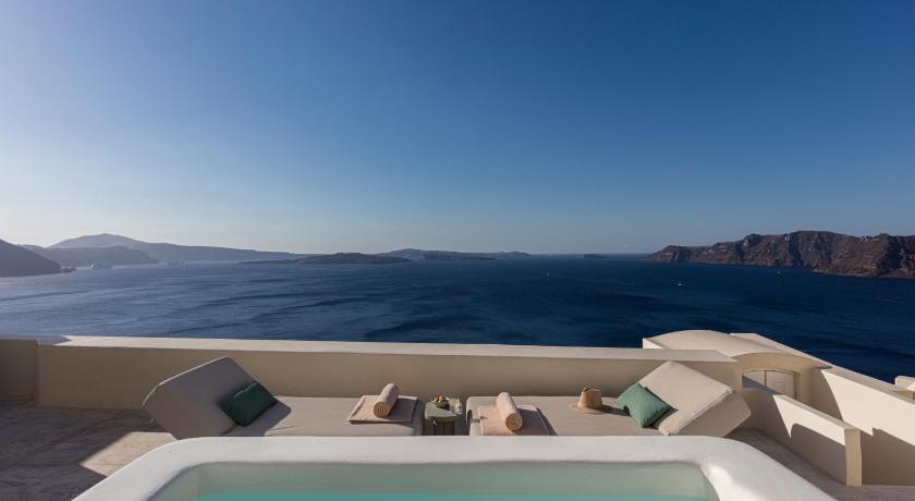 Image of Honeymoon Suite with Plunge Pool 3