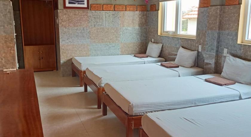 Image of Deluxe Family Room 6