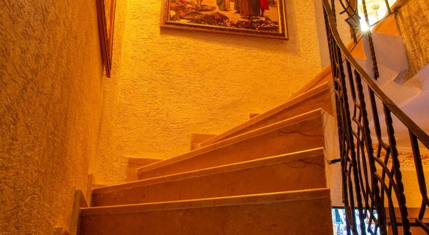 Sayina Hotel - image 3