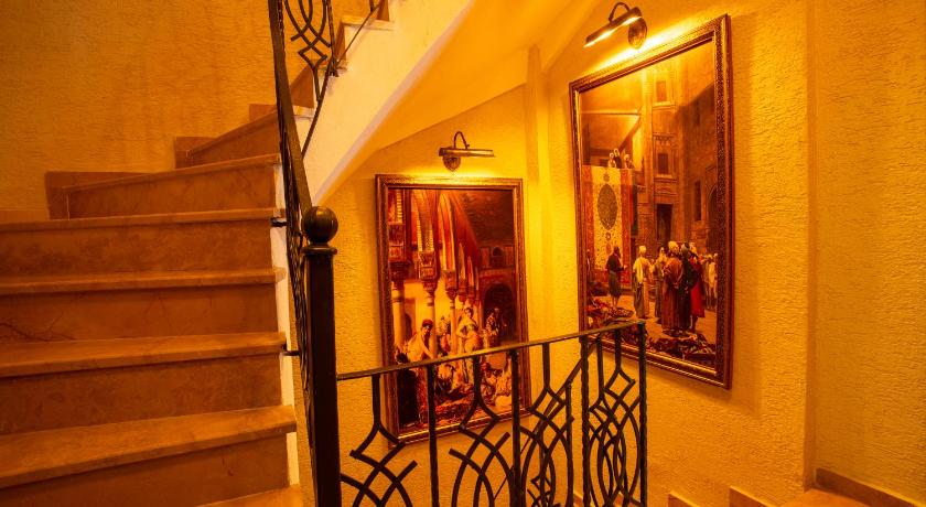Sayina Hotel - image 4