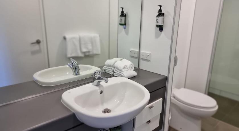 Image of Apartment with Lake View 7