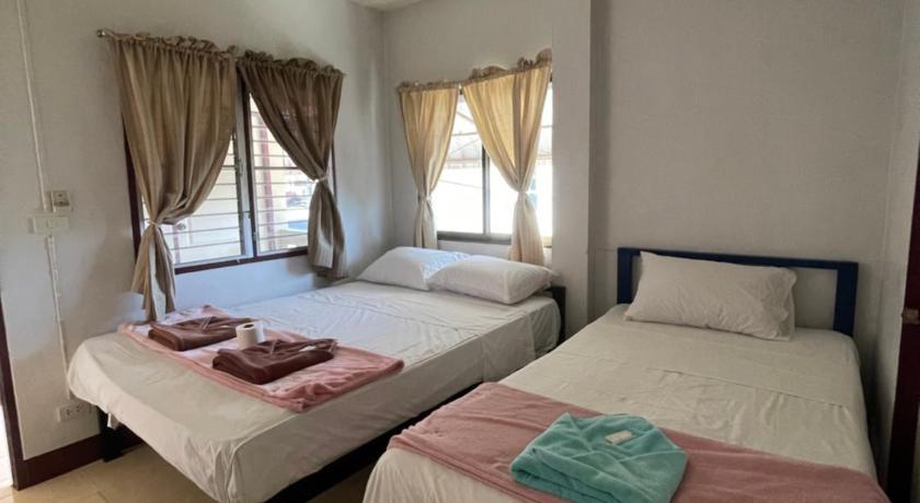 Image of Triple Room with Bathroom 0