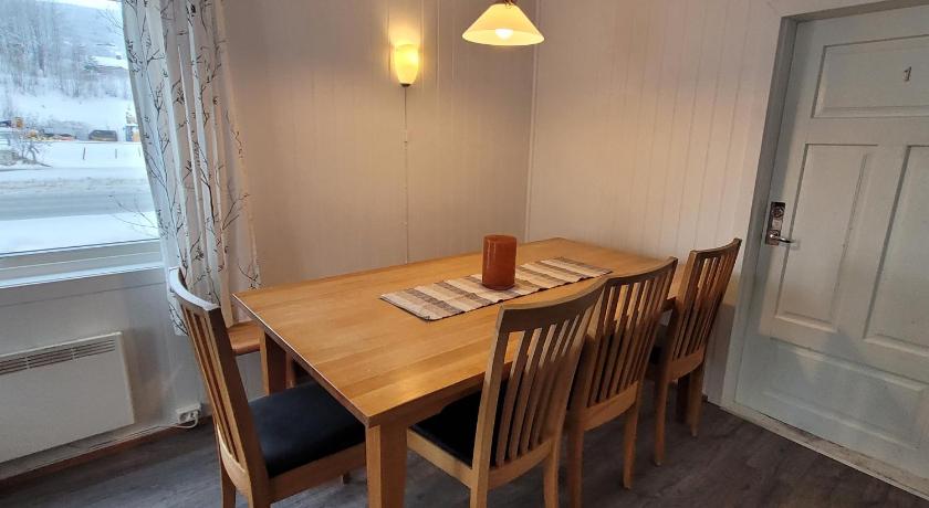 Image of Four-Bedroom House 6