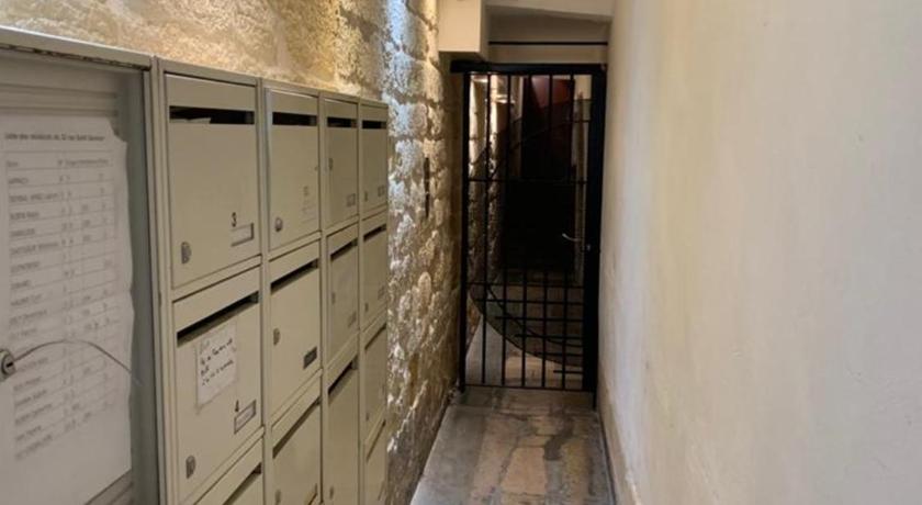 Image of Apartment 8