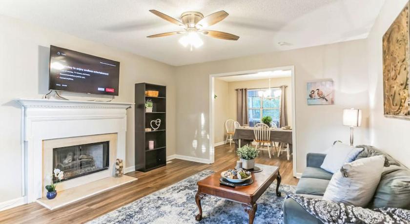 カーターズビル (GA) Sunlit Cartersville Cottage 2つ星 宿泊施設 客室