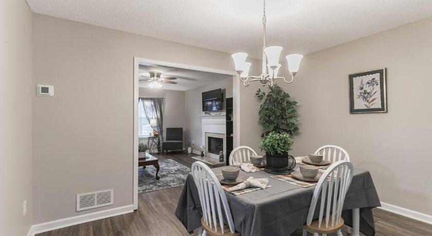 カーターズビル (GA) Sunlit Cartersville Cottage 2つ星 宿泊施設 外観