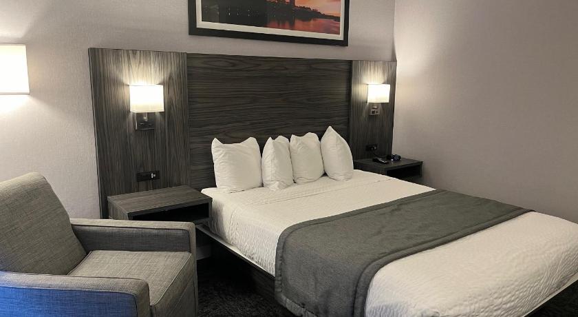 Image of 1 Queen Bed, Deluxe, Non-Smoking 1