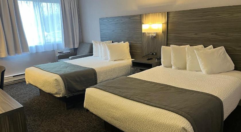 Image of 2 Double Beds, Deluxe, Non-Smoking 0
