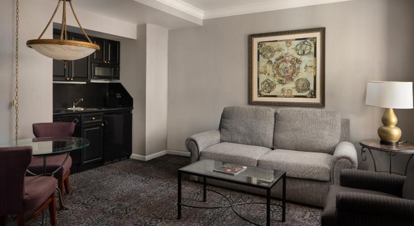 Image of Junior Suite with Balcony 3