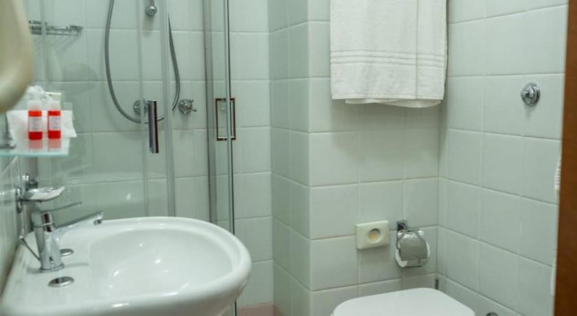 Szoba 2 külön ággyal - a tengerre nyíló kilátással (Twin Room with Sea View) fotója 2