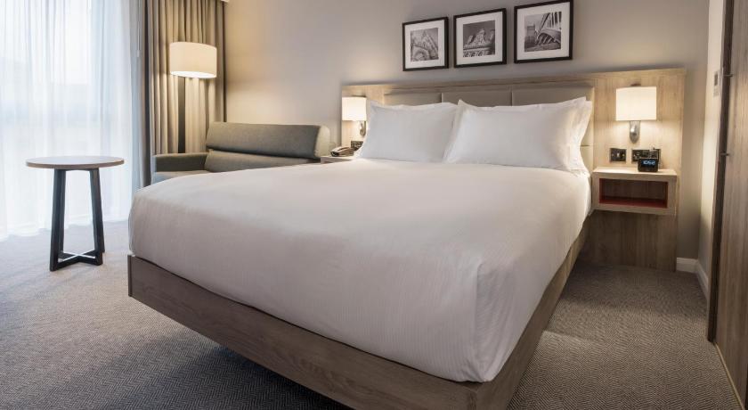 Image of King Room with Sofa Bed 0