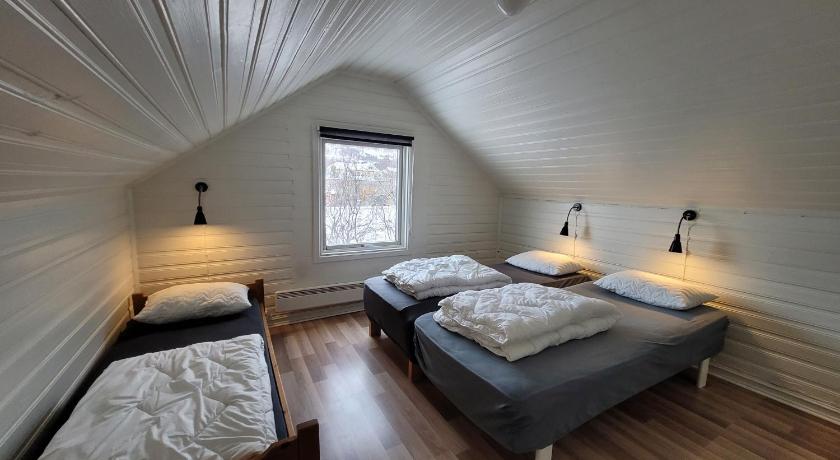 Image of Four-Bedroom House 3