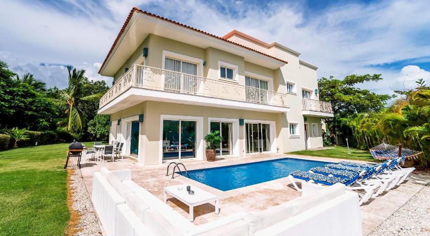 Special offer! Villa Bueno with private pool&beach