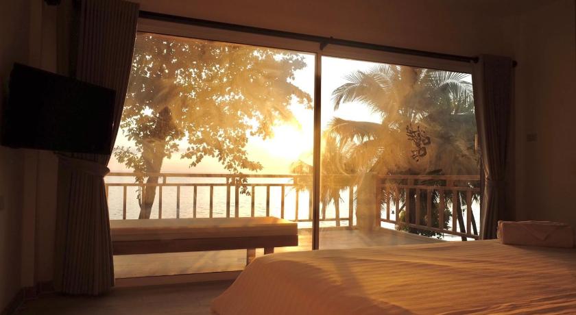 Image of Premium Sea View Room with Balcony 3