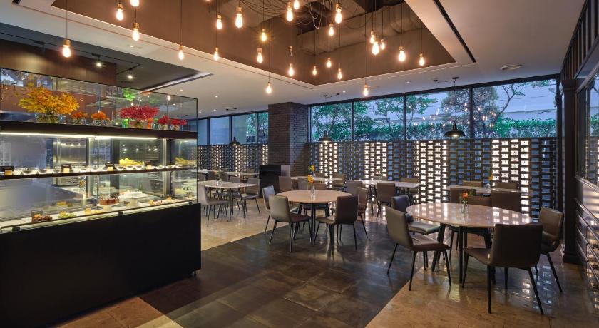 首尔 GLAD YEOUIDO 4星级 酒店 泳池