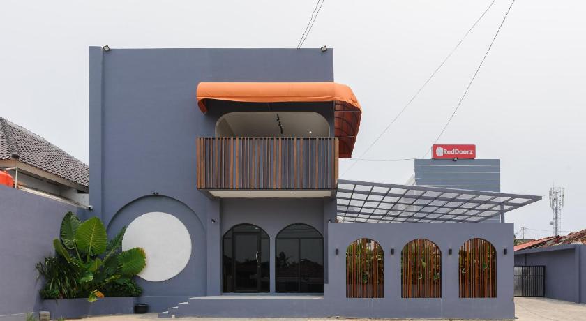 RedDoorz Plus Syariah near Mall Boemi Kedaton Lampung – Bandar Lampung, AL