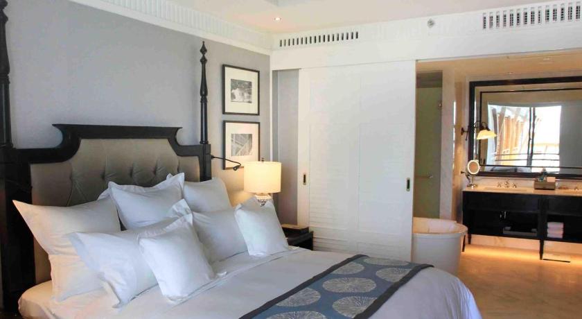 Image of Three-Bedroom Room with Private Pool 11