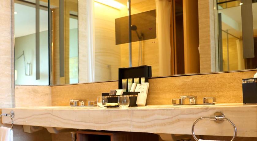 Image of King Accessible Room 6