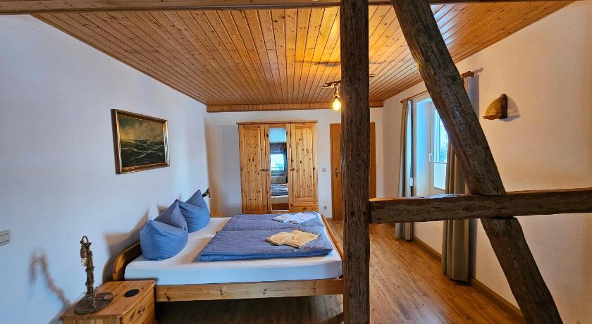 Image of Deluxe Apartment with wooden beams 3