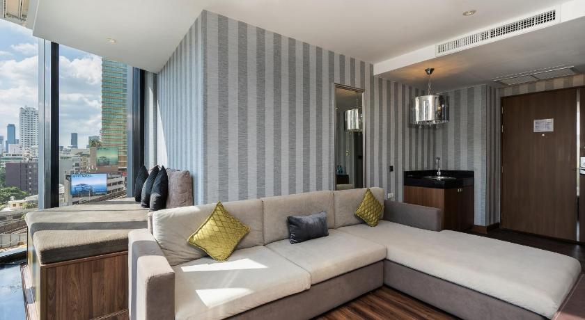 Image of Montraj Club Suite 10
