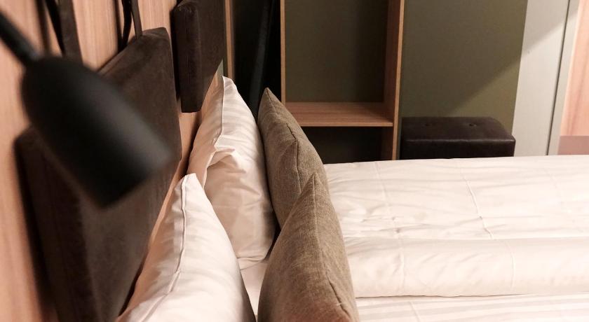 Image of Compact Double Room (windowless) 3