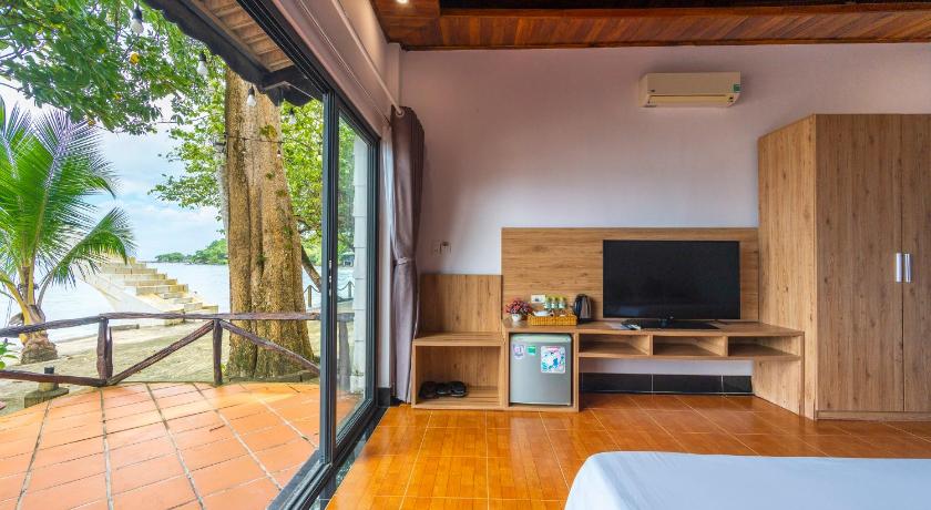 Image of Sea View Triple Bungalow 4