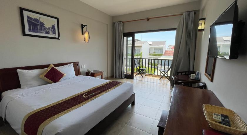 Image of Deluxe Double Room with Balcony and Pool view 1