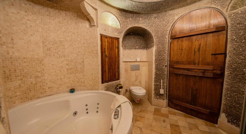Safran Cave Hotel - image 4