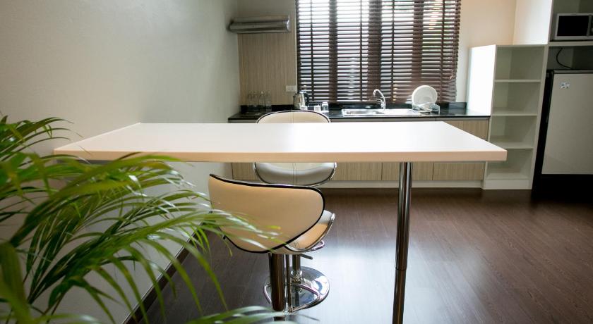 Image of Executive Suite 14