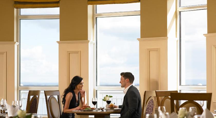 Galway Bay Hotel Conference & Leisure Centre photo