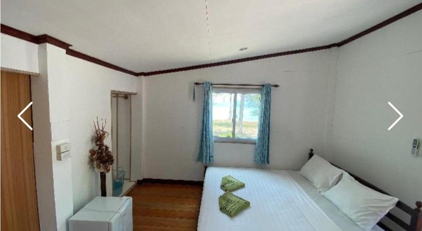 Image of Bungalow with Sea View 4