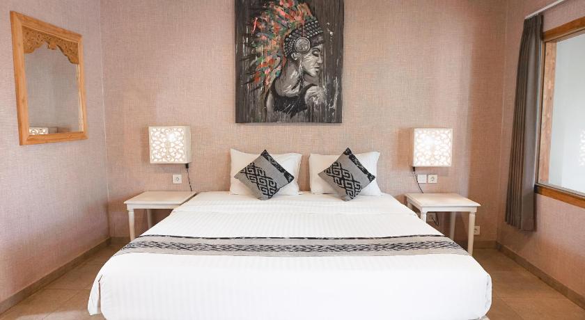 Image of Pool View Room with Balcony 4