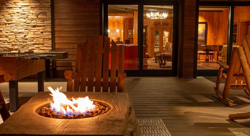 Catalina Mt. Lemmon Lodge Accommodation exterior