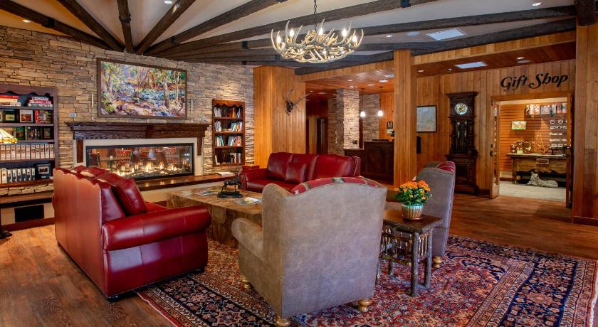 Catalina Mt. Lemmon Lodge Accommodation exterior