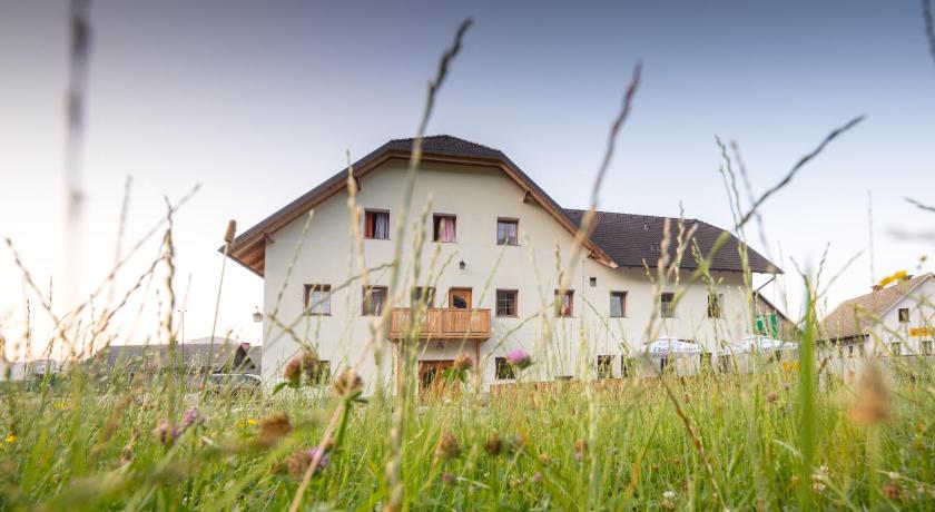Guesthouse Macesen — Hotel in Davca