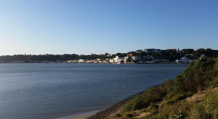 Ebenezer Guesthouse Bluewater Bay photo