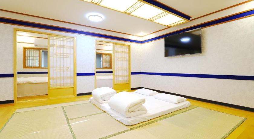 Image of Room for 6 5