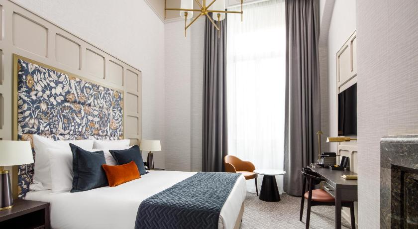 Image of Deluxe Room With One Double Bed 4